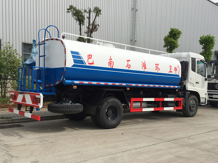 東風(fēng)天錦灑水車(chē)