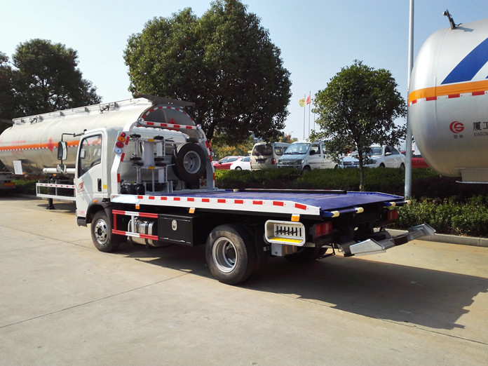 重汽豪沃藍(lán)牌一拖二清障車