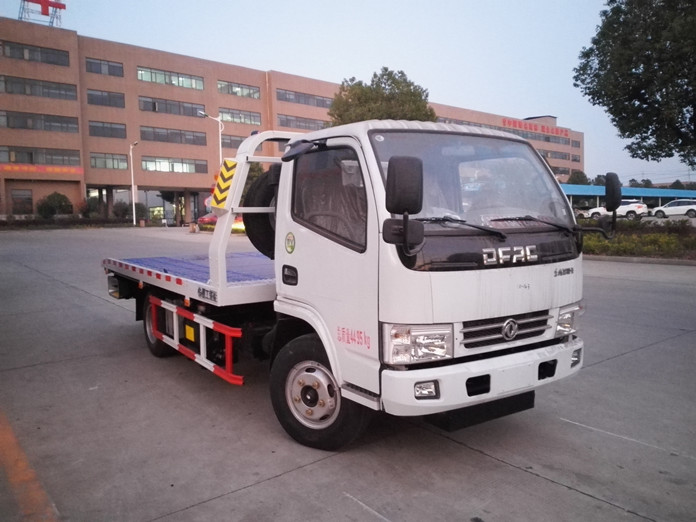 東風(fēng)多利卡D6藍(lán)牌救援平板清障車