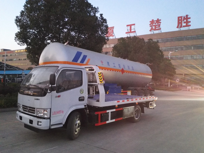 東風多利卡D6藍牌救援平板清障車