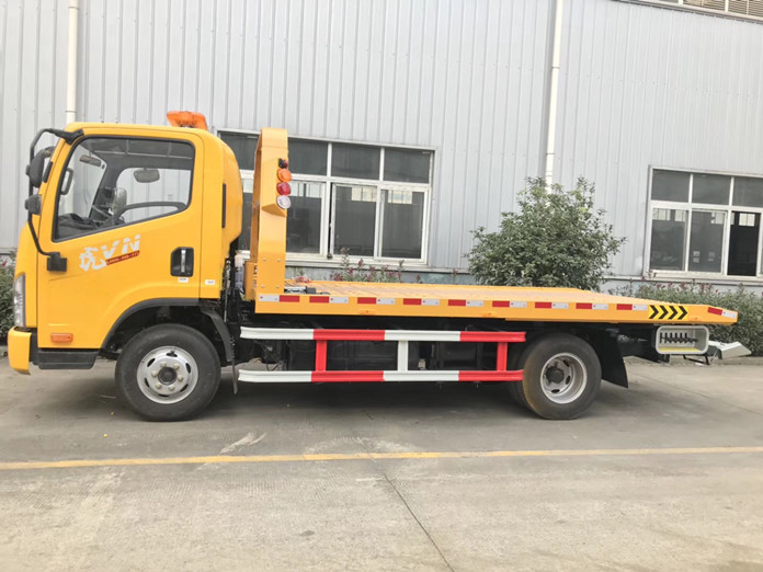 解放虎威藍(lán)牌平板一拖二清障車