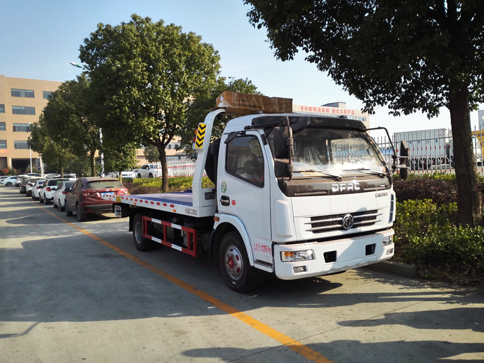 東風(fēng)多利卡一拖二清障車