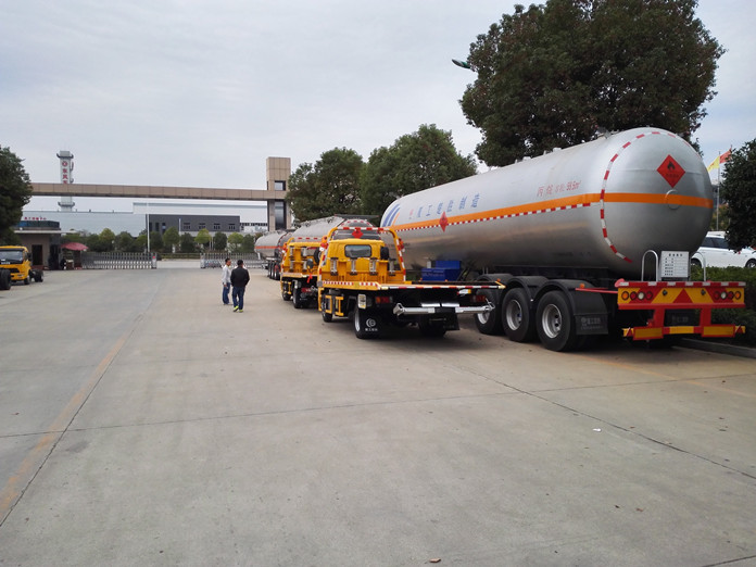 福田歐馬可一拖二清障車