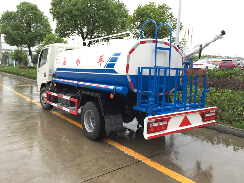 東風(fēng)多利卡5噸灑水車