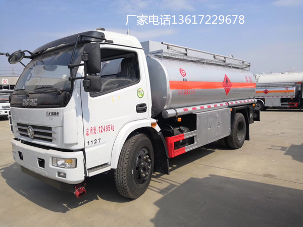 國五東風(fēng)多利卡油罐車（8.6方）