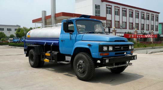 東風(fēng)140尖頭灑水車