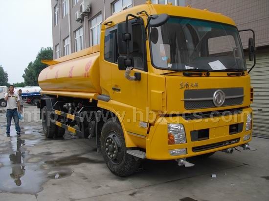 國(guó)四東風(fēng)天錦灑水車